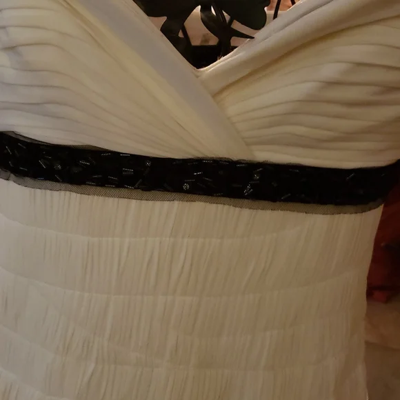 BCBG MAXAZRIA MINI STRAPLESS DRESS. - Picture 2 of 4